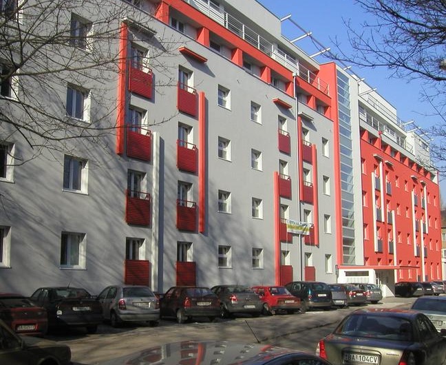 Apartment House on Nitova street